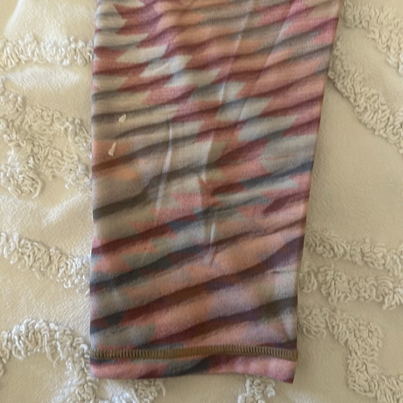 Niyama Sol “Beachcomber” tribal/aztec print leggings, size M 🩷🩶💜 - Picture 5 of 6